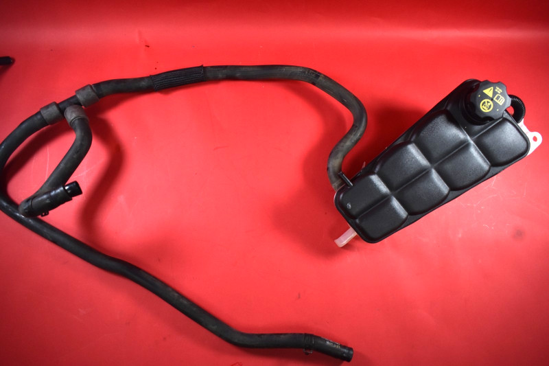 2006-13 CORVETTE Z06 ZR1 6.2 7.0 GM COOLANT RESERVOIR W/ SURGE TANK OUTLET HOSE