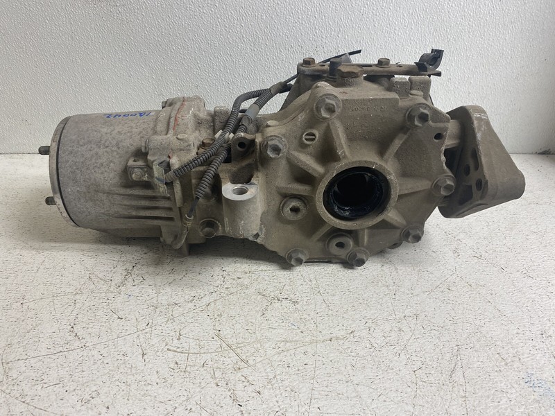 2014-2019 Toyota Highlander Rear Differential Carrier 3rd Member Pumpkin Oem
