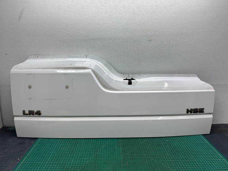 05-16 LAND ROVER TAILGATE LIFTGATE LOWER BACK DOOR SHELL PANEL White OEM