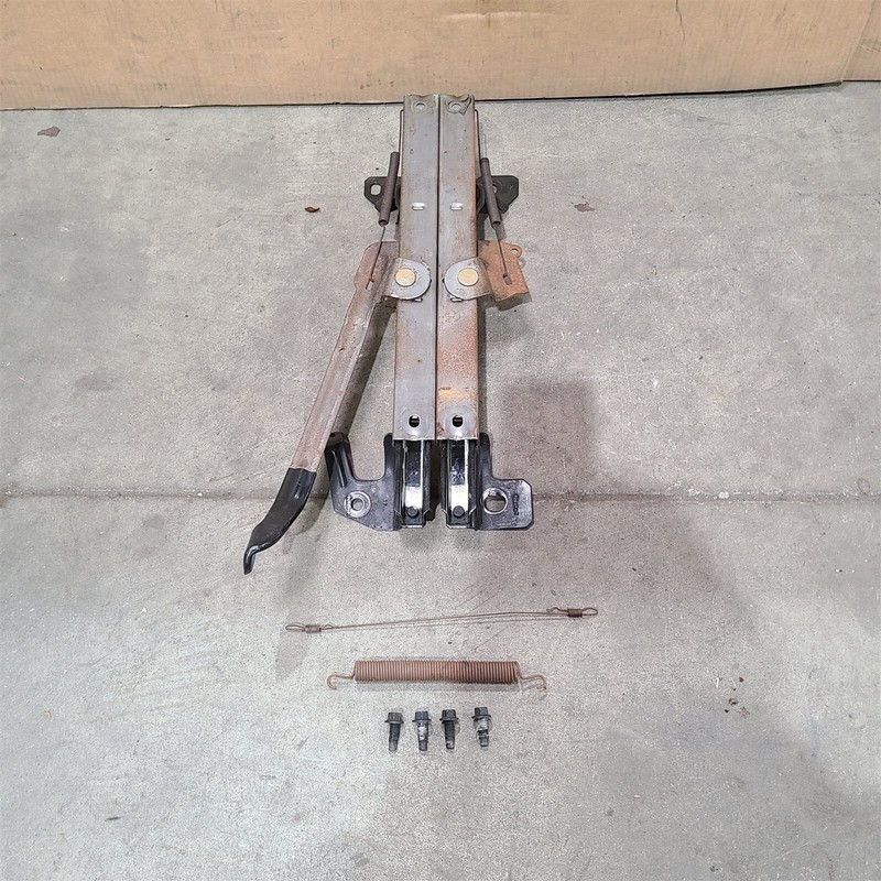 94-98 Mustang Gt Right Passenger Manual Seat Track Set W/ Hardware Aa7403