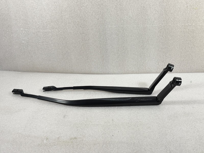 2018 - 2022 TOYOTA C-HR WINDSHIELD WIPER ARMS PAIR BOTH OEM