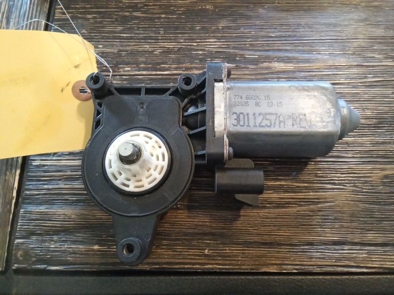 Rear Passenger Window Motor 3011257A For 2004 Chevy Avalanche