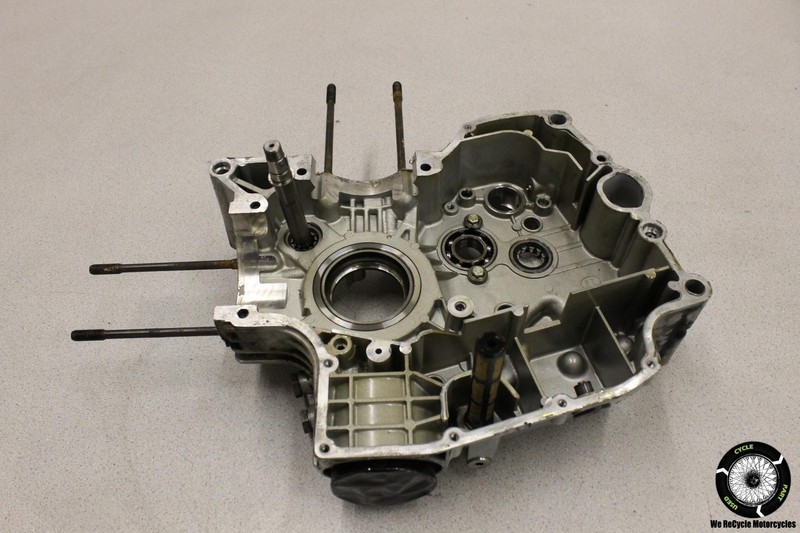 2004 Ducati Monster M 600 Engine Motor Crankcase Side Crank Cases Block M600 04