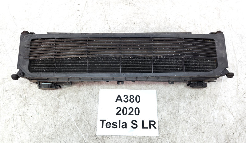 ✅ 16-20 OEM Tesla Model S Radiator Center Active Air Duct Shutter Intake Grille