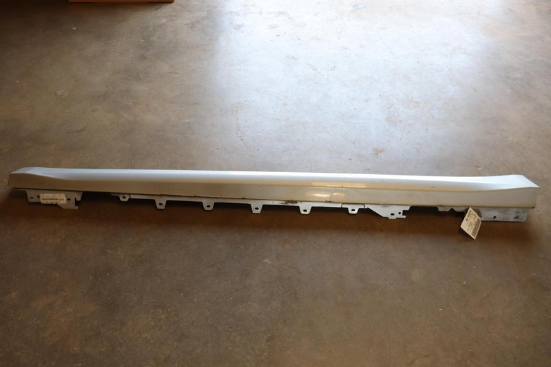 2017-2020 BMW 430I F36 LEFT DRIVER SIDE ROCKER MOLDING PANEL GLACIER SILVER OEM