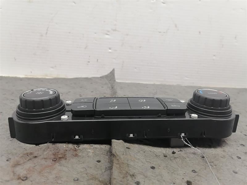 Temperature Control Without Rear Defrost Fits 17-19 CANYON 1269029