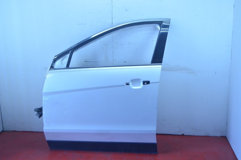 10-16 CADILLAC SRX FRONT LEFT DRIVER SIDE DOOR PANEL SHELL WHITE OEM