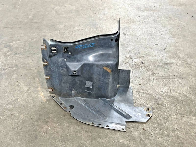 ⭐1984-1987 CHEVROLET CORVETTE C4 FRONT RIGHT LOWER FENDER SPLASH GUARD LOT2565