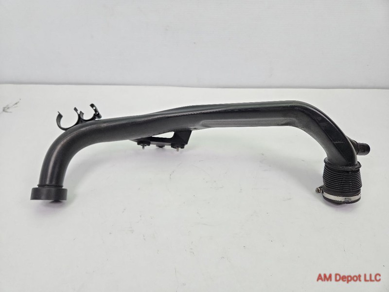 2009 BMW 135i E82 E88 Front Turbo Inlet Air Duct 13717556549