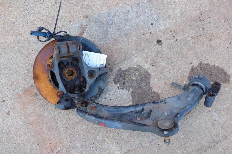 2008-2014 MINI COOPER CLUBMAN S FWD FRONT RIGHT SPINDLE KNUCKLE WHEEL HUB OEM