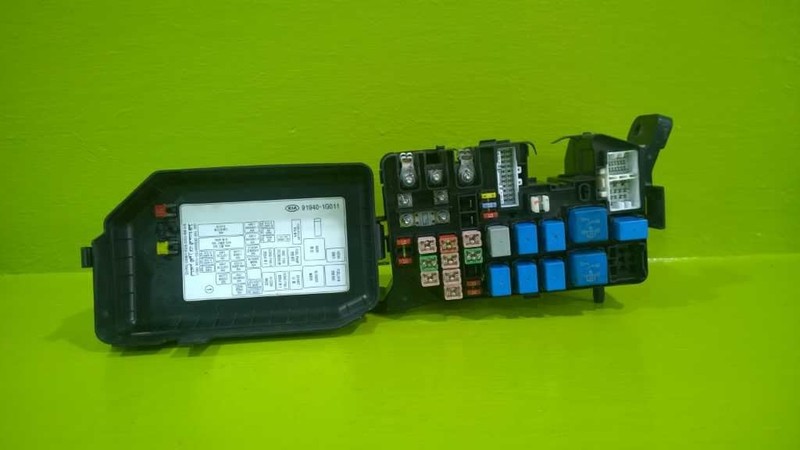 06 07 KIA RIO FUSE RELAY BOX OEM 2963-22