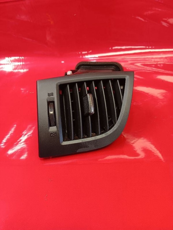 2013-2016 Hyundai Genesis Coupe LEFT DRIVER Outer Dash Panel Air Vent