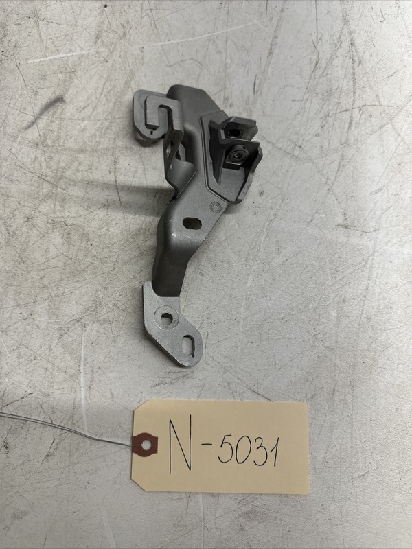 21-23 TeslaModel S Intstrument Panel Assembly Center Display Bracket LH 5031 B2