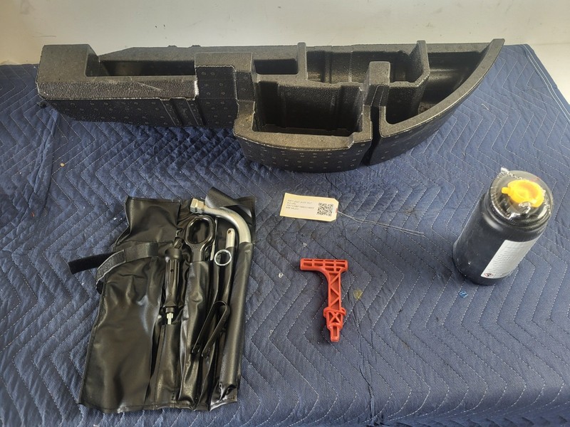 Used Oem Audi Tools & Tire Sealant & Storage Foam Box for 2020-2024 SQ7