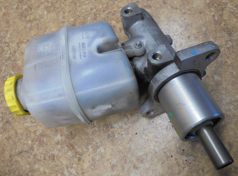 2003 Jeep Liberty Sport 3.7 L Brake Master Cylinder Reservoir Container Cap Lid