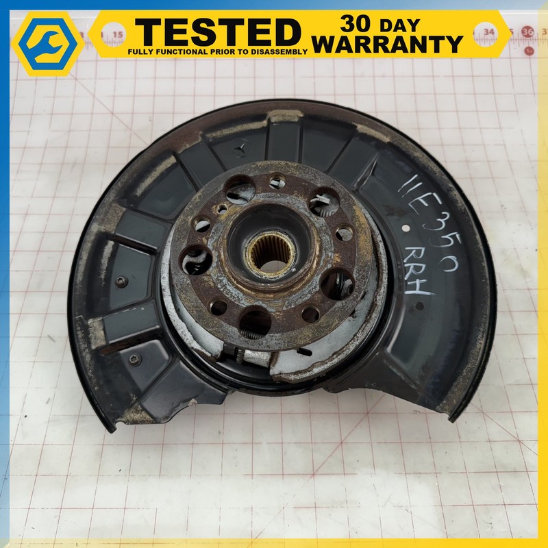 10-16 Mercedes E-class W212 REAR RIGHT PASSENGER SIDE SPINDLE KNUCKLE W/ HUB OEM
