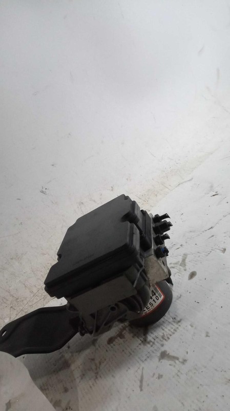 2019 Hyundai Elantra ABS Pump & Motor Assembly OEM 58920F2500 105k Miles