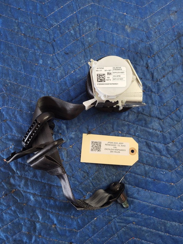 2015-2023 Jeep Renegade 2nd Row Right Rear Seat Belt Retractor OEM 7355980910