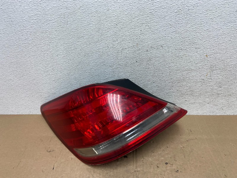 2005-2010 Toyota Avalon Left Driver Lh Side Tail Light TYC AE6567 DW