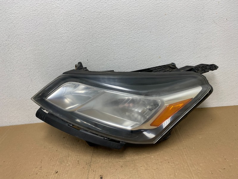 2013-2017 Chevrolet Traverse Left Driver LH Side Headlight Halogen OEM AC5919 DW