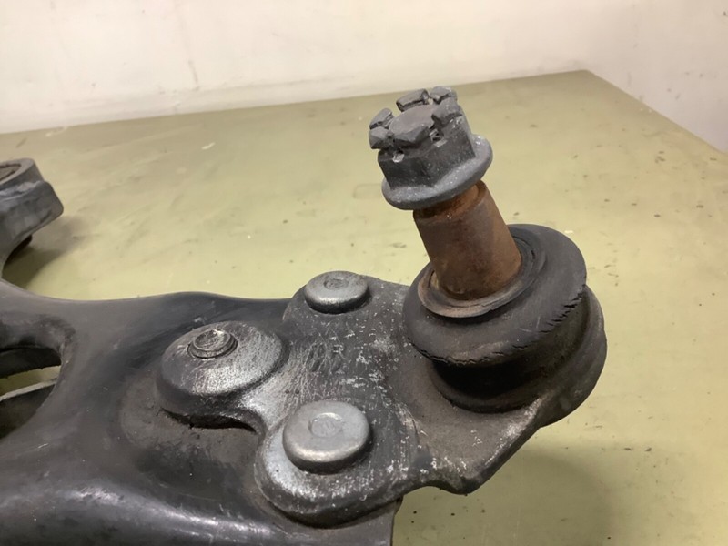 06-11 Civic 1.8 Front Right Lower control arm OEM