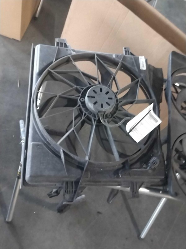 Used Engine Cooling Fan Motor fits: 2014 Jeep Grand cherokee Fan Assembly 3.6 Gr
