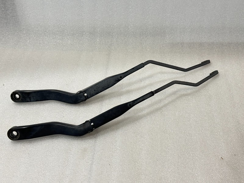 OEM 2010-2018 DODGE RAM 2500 3500 FRONT WIPER ARM PAIR SET DRIVER PASSENGER ARMS