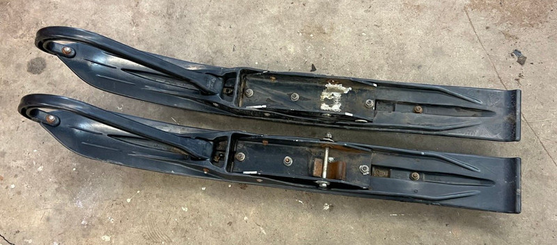 Arctic Cat Snowmobile Plastic Skis 1998+ VERY NICE SHAPE! 0703-595