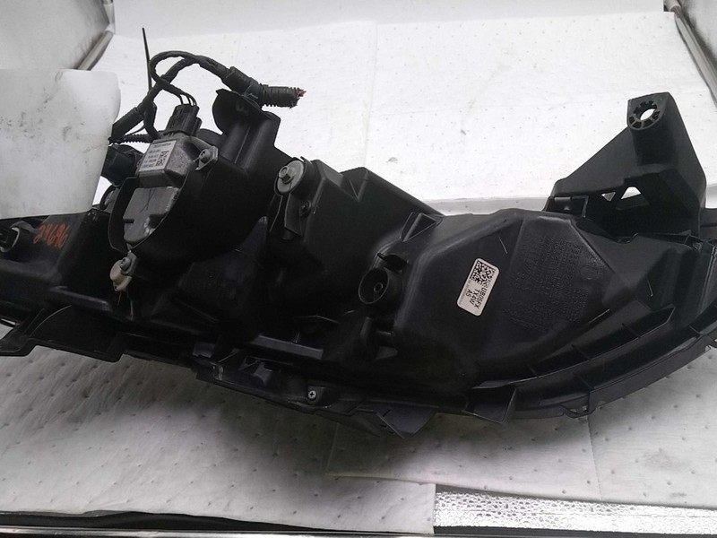 2016 Acura RDX Right Headlight Assembly Black OEM 396984 133K Miles
