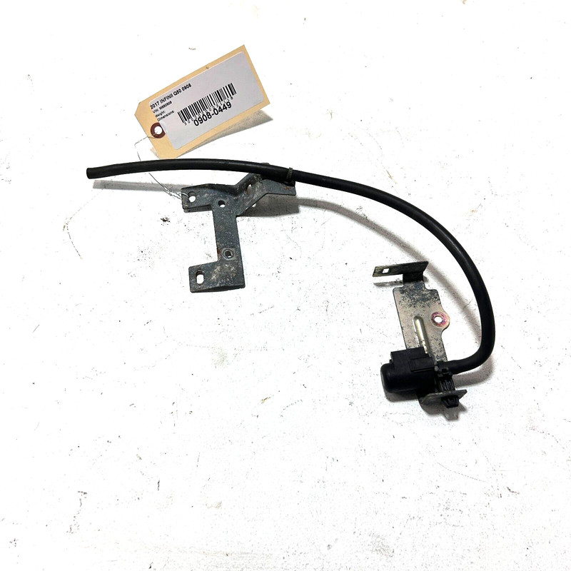 2017 INFINITI Q50 TRANSMISSION HOSE BREATHER W/BRACKET OEM