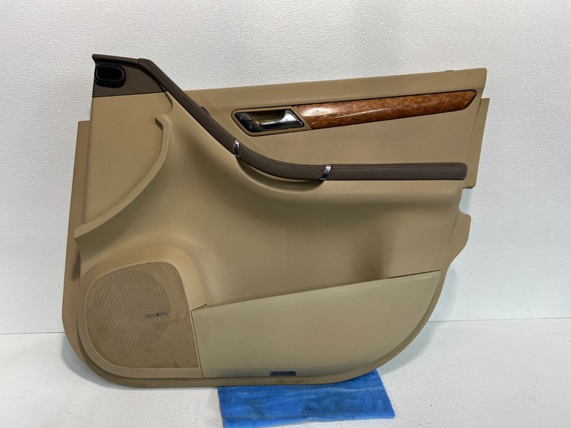 06-10 Mercedes R350 FR Passenger Front Panel Left OEM