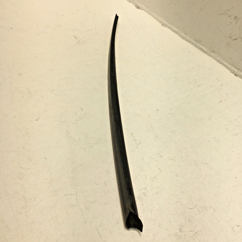 AUDI A6 S6 FRONT LEFT DRIVER SIDE WINDSHIELD STRIP SEAL MOLDING 2012-2018 OEM