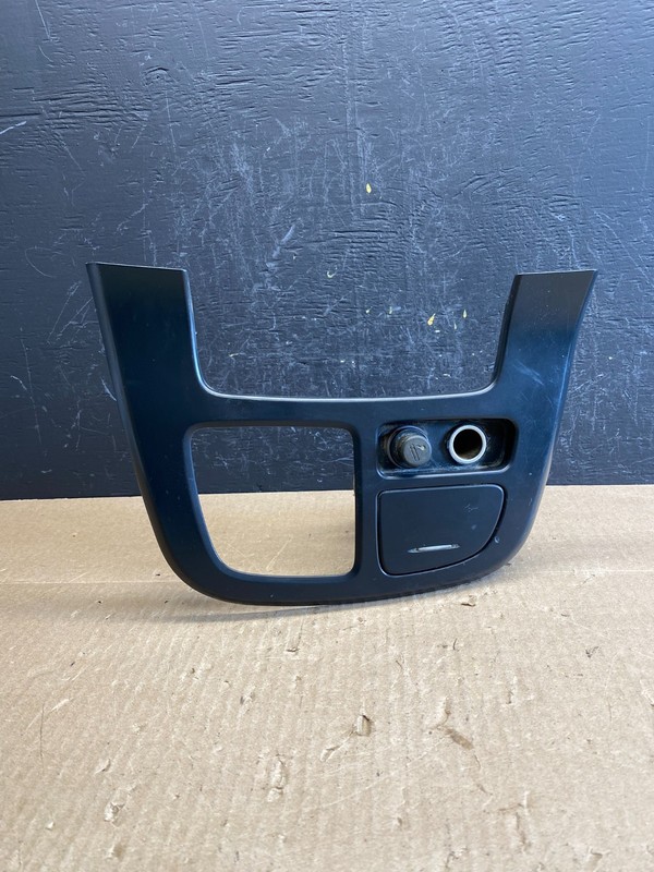 2006-2012 Hyundai Entourage Center Console Gear Shifter Bezel Astray AC6426 DG