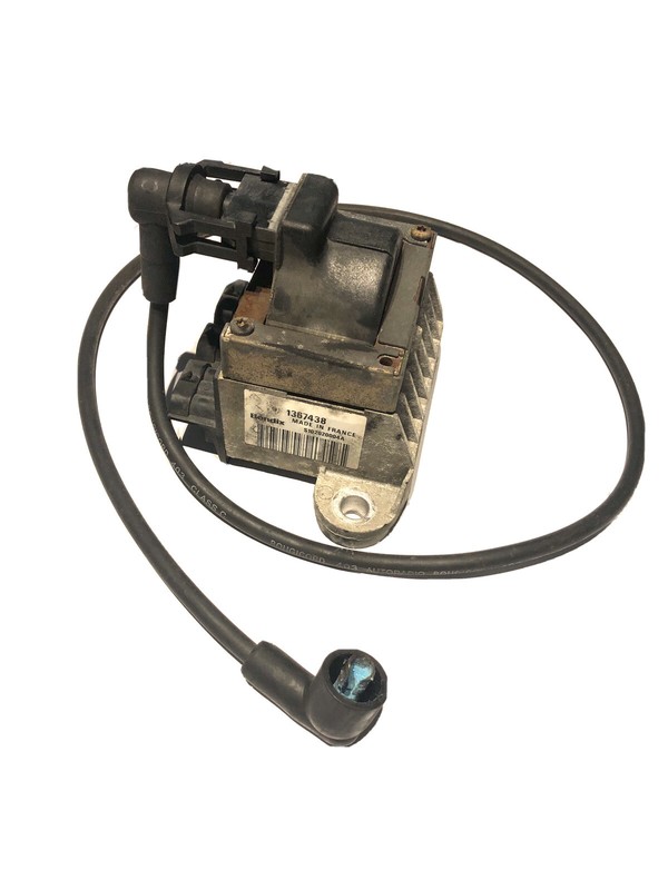 1991-1995 Volvo 940 740 745Ignition Coil Genuine 1367438 with ignition wire OE
