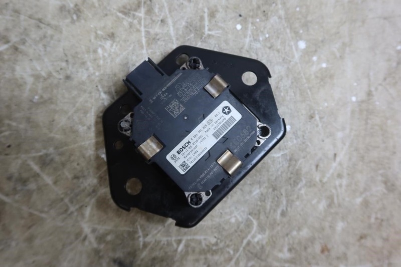 2016 2017 Dodge Durango OEM Adaptive Cruise Control Radar Sensor Module 68332016