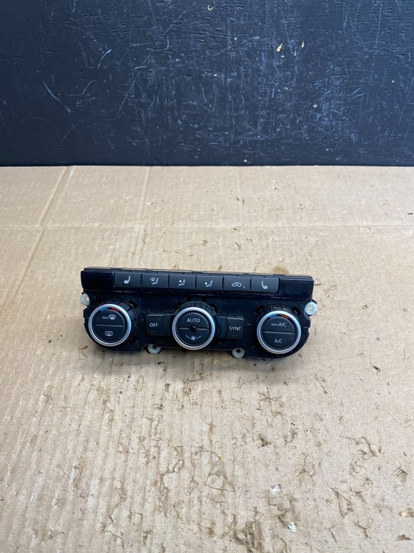2012 - 2014 VolkswagenJetta Center Climate Control Panel AC Heater AC4804 DG