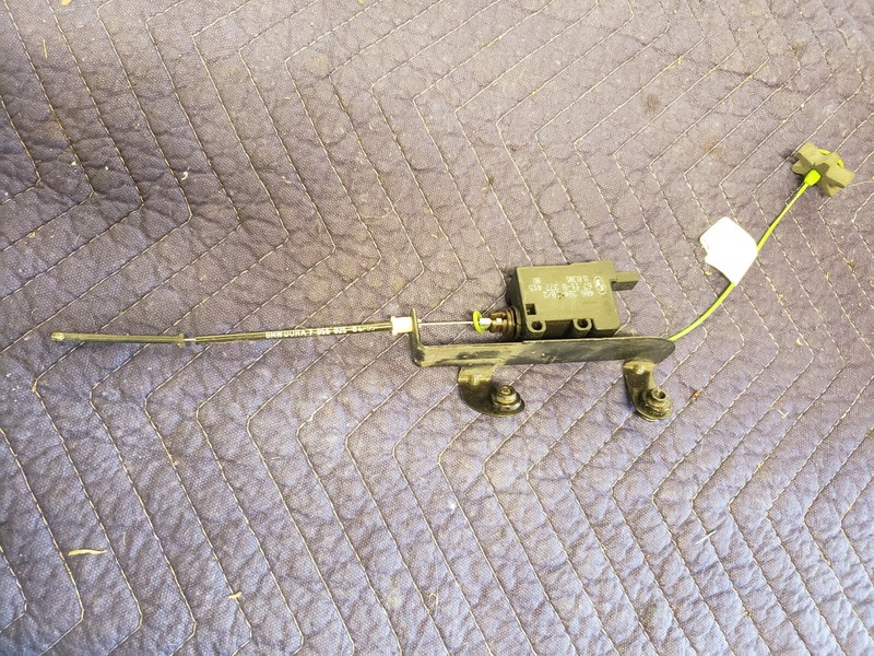 04-10 BMW 530i E60 E61 Fuel Gas Gasoline Door Filler Flap Actuator w/ Cable OEM