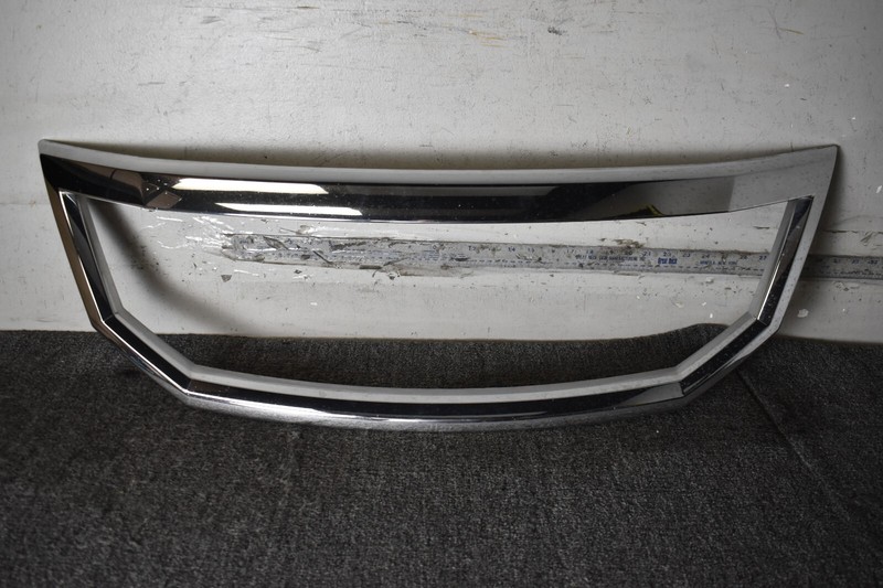 2008 2009 2010 Honda Odyssey front grille surrounding chrome