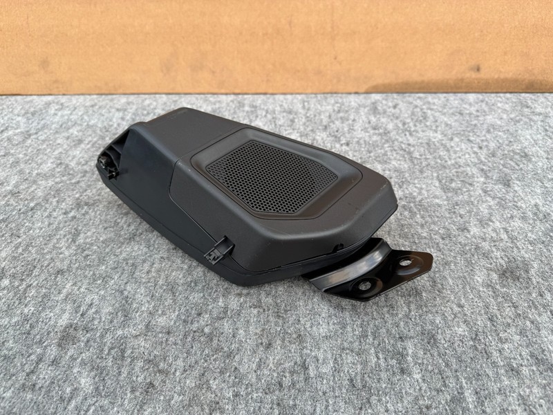 FORD BRONCO 2021-2025 OEM REAR LEFT DRIVER ROLL BAR OVERHEAD AUDIO SPEAKER ASSY