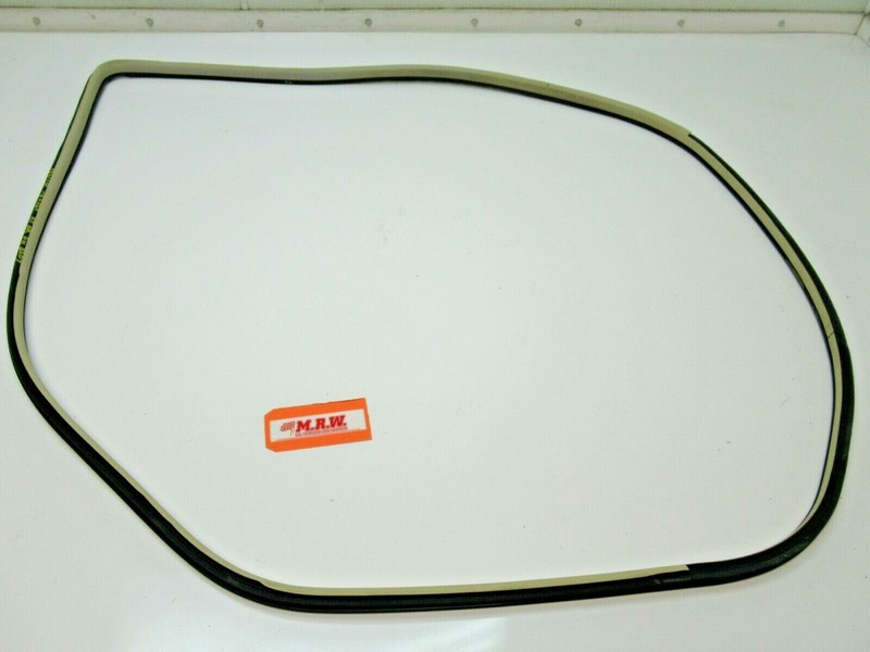 RUBBER SEAL ON BODY RIGHT FRONT DOOR RF RH R for 03 04 05 06 INFINITI G35 SEDAN