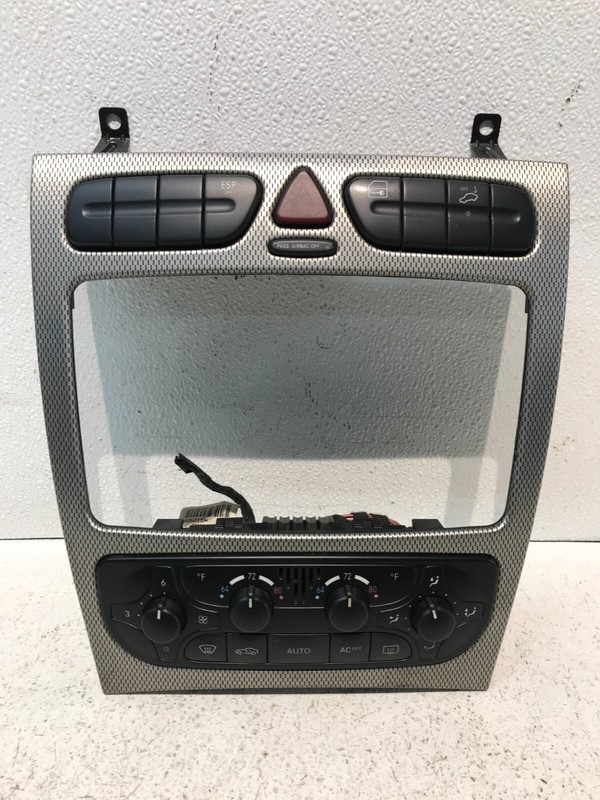 01-05 MERCEDES BENZ W203 C230 DASH AC CLIMATE CONTROL RADIO BEZEL TRIM OEM
