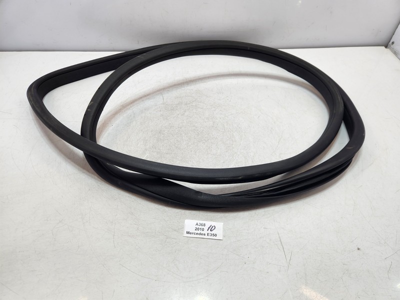 ✅ 2010-2016 OEM Mercedes W212 E350 Front Right Passenger Door Weatherstrip Seal