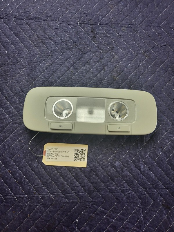 Used Oem Volkswagen Rear Overhead Dome Light 3C0947291F for 2018-2022 Passat