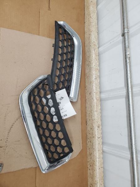 Grille Sedan Fits 04-06 STRATUS 283078