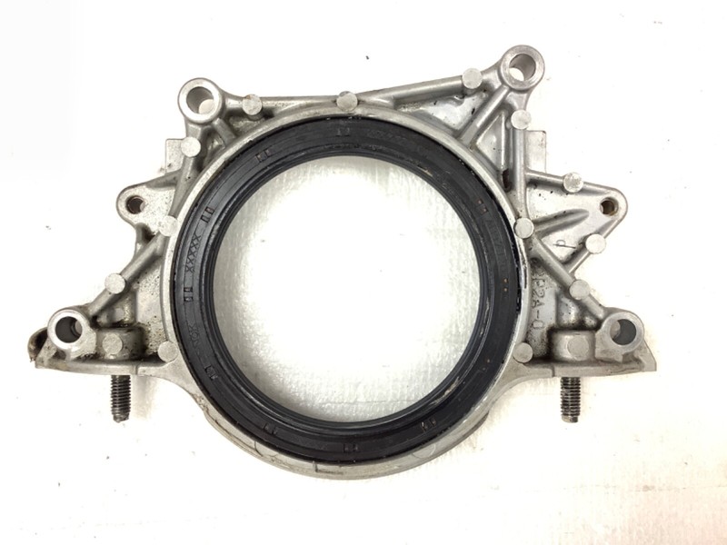 01-05 Civic 1.7L Engine Block Right Side Cover Crank Shaft Seal Housing Used OEM
