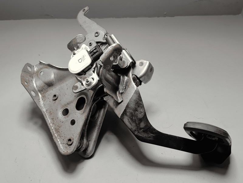 2019 - 2022 Toyota RAV4 Brake Stop Pedal W/ Sensor & Bracket OEM