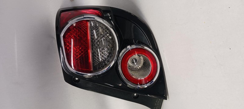 12-'16 CHEVROLET SONIC hatchback Right passenger Taillight OEM Grade A!