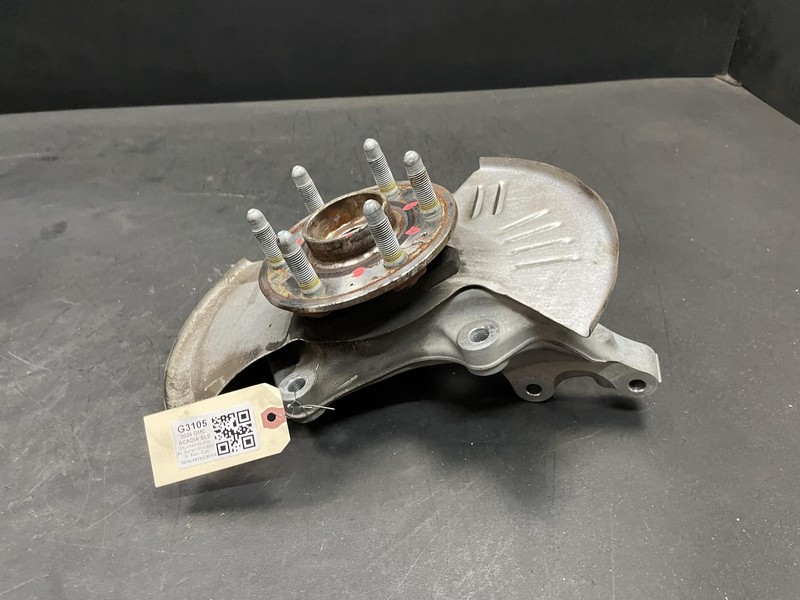 Front Right Steering Knuckle w/ Hub 2020 GMC Acadia 84560116 2017 2018 - 2023