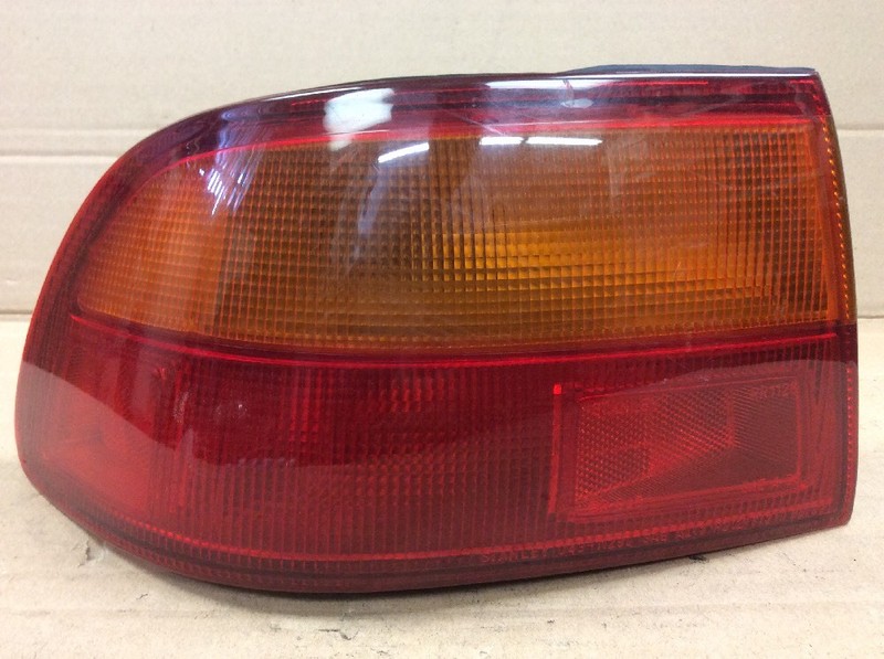 92 93 94 95 Civic Sedan Coupe 4dr 2dr Left Tail Light Combination Lamp Used OEM
