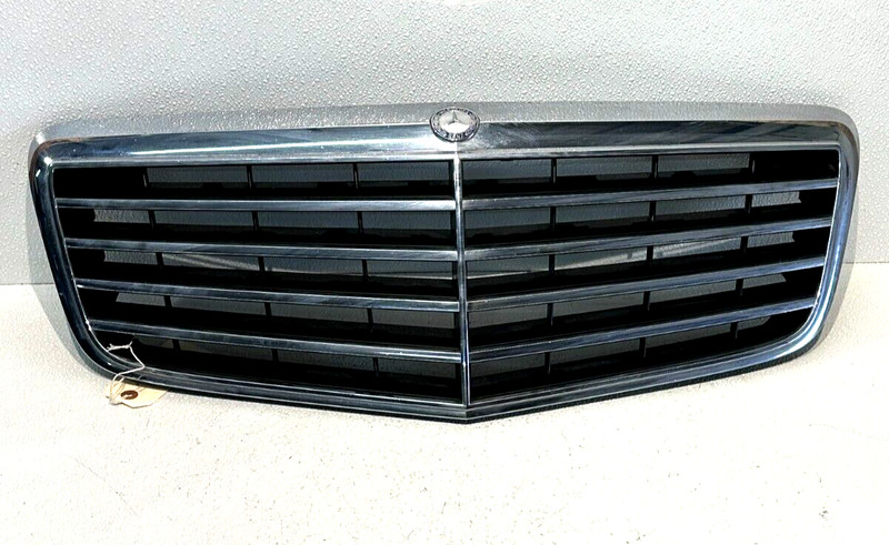 03-06 Mercedes E320 Front Hood Radiator Grille Grill Chrome OEM